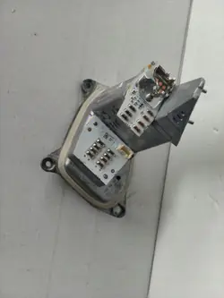 Module de contrôle d'éclairage BMW X5 F15 E13320-1