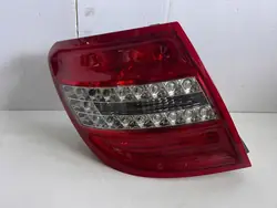 Mercedes-Benz linker achterlicht A2049069502