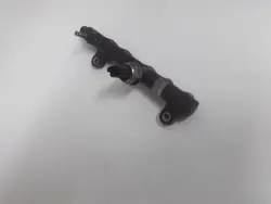Rail d'injecteur Ford Kuga II 2017 OEM 9674300080