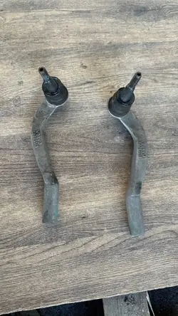 Volvo C40/XC40 Tankosaran Pää OEM 32283513/32283511