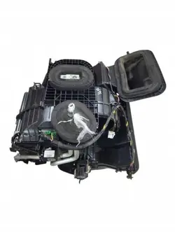 Renault Koleos I 2009 Lämmitysydin OEM 5037521160