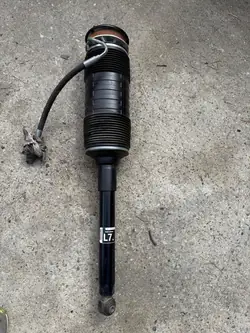 A2213208913 Bakstötdämpare Mercedes W221 W216