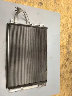 Condensador AC usado OEM BEV265 para Hyundai i30 II