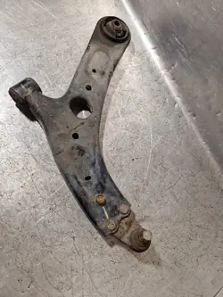 Braccio di Controllo Anteriore HYUNDAI I30 1.6L benzina 2016 OEM