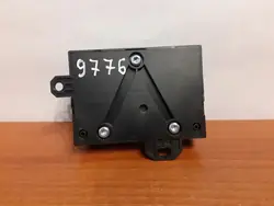 Polttoainepumpun ohjausmoduuli OEM 9776 Mercedes-Benz