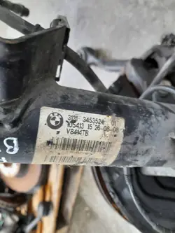 BMW X3 E83 Suporte Amortecedor Direito OEM 31313453524