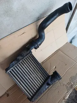 8D0145805C Intercooler VW Passat B5 1.9 TDI:lle