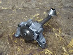 AUDI A3 8P GOLF V SEAT LEON II 2.0 TDI Olje Pump OEM 03G115105