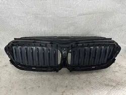 BMW G30 G31 Air Grill Front OEM 7497279