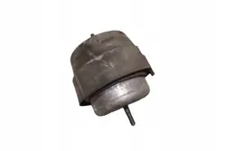 Moottorin tuki oikea AUDI A4 2.5L Diesel 8E0199379E