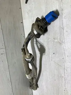 Tubo de llenado AdBlue Skoda OEM 5Q0131965S - Usado