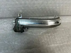 Indicador de espelho esquerdo BMW F40 7280771