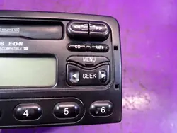 Radio Ford Focus MK1 OEM Zawada-377784- Usado