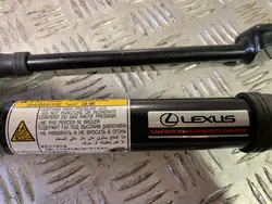 UTO10524 Amortisseur de colonne pour Lexus NX 2016
