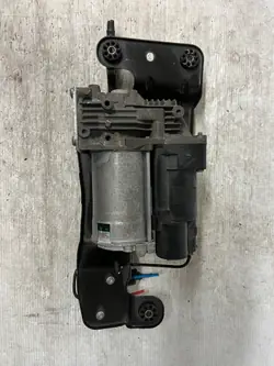 Bomba compressor suspensão BMW OEM 6789938 X6 E71