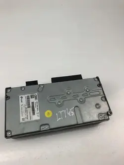 Bang & Olufsen Verstärker OEM 8T0035223B Audi A4/A5