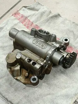 Pompe à huile Audi d'occasion OEM 06H115105AF A4 B8