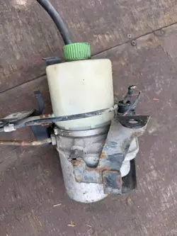 Bomba direção assistida Skoda Fabia II VW Polo 6R0423156B