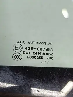 DS OEM 9683654780 Etu-Oikea OviLasi Käytetty