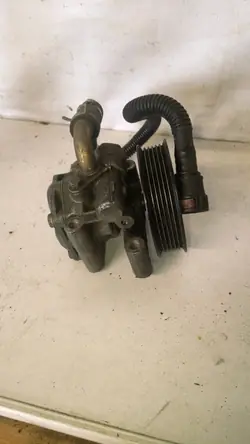 Ohjauspumppu OEM 2S6C3A696GF Ford Fiesta