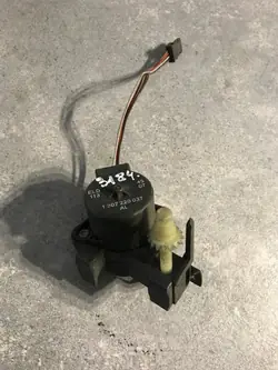 Ajovalon säädön moottori OEM 1307220037 Mini Cooperille