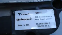 Tesla S Luftfederungs-Niveausensor OEM 1004173-00-A