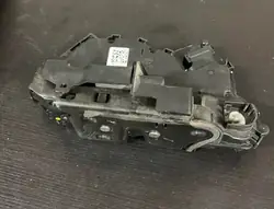 Fram vänster dörrlås Passat B8 Arteon Tiguan