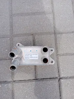 Jäähdytin OEM 68230342AF Chrysler Pacifica Hybridille