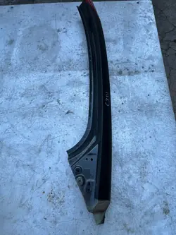 Oikea kattopilari Citroen C3 III käytetty