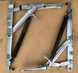Dobradiças de porta-malas Mercedes Classe S W220 OEM 2207501087