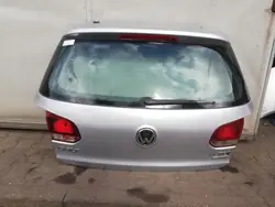 Volkswagen OE 5K6 827 025 J takaluukku