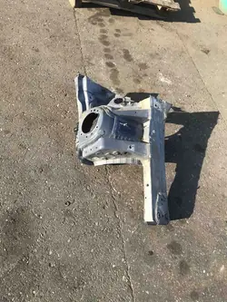Rechtes Vorderes Viertel BMW F40 2.0L 195kw 2022 OEM 2222222
