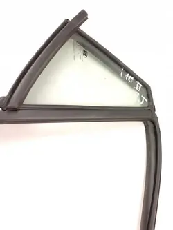 Vitre triangulaire OEM 43R00097 porte droite arrière