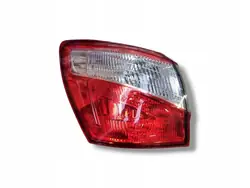Luz trasera izquierda Nissan Qashqai+2 J10 2010 26555-BR50A
