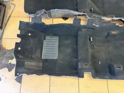 Suzuki Baleno II Teppich OEM 7510069P20 - Gebraucht
