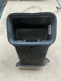 Boîtier de filtre à air Mercedes-Benz Sprinter W906 VHB4108