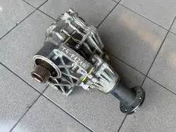 Kia Sorento II Etureduktori OEM 3B610 - Käytetty