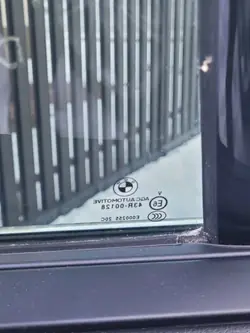 Vidro Porta Traseira Esquerda BMW F07 OEM C83 - Escurecido Fábrica