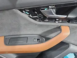 Audi Q7 II Dörrklädsel OEM 4M0867305G Vänster Bak