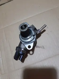 Pompa carburante AUDI Q5 3.2 FSI 06E906051K 06E127025N