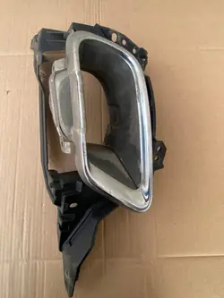 BMW X5 G05 Vasen pakopää OEM 8074189 8074187