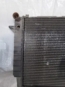 AUDI 80 B4 Radiateur d'Eau 8A0121251B
