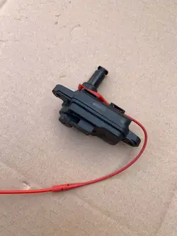 VW Skoda Audi Kraftstoffklappenaktuator OEM 4m0862153B