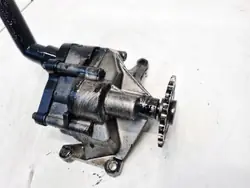 Pompe à huile Mercedes Sprinter OEM 6061810801 - Occasion
