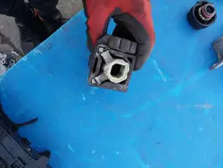 Rechter radiatorbevestiging OEM 50541422 voor Alfa Romeo Stelvio 2.2
