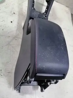 OEM 5E0864267 Käsinojatuuneli Skoda Octavia Mk3 VRS:lle