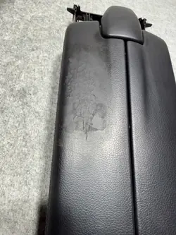 Mercedes W212 keskikonsolin käsinoja OEM 0005748037