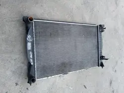 Refroidisseur d'eau Audi A4 B6 OEM 8E0121251 - Occasion
