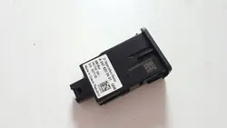 Prise AUX Mercedes-Benz OEM A2478200401 - Occasion