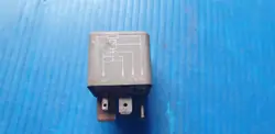 Relais VW 8A0951253E 208 - Pièce OEM d'occasion